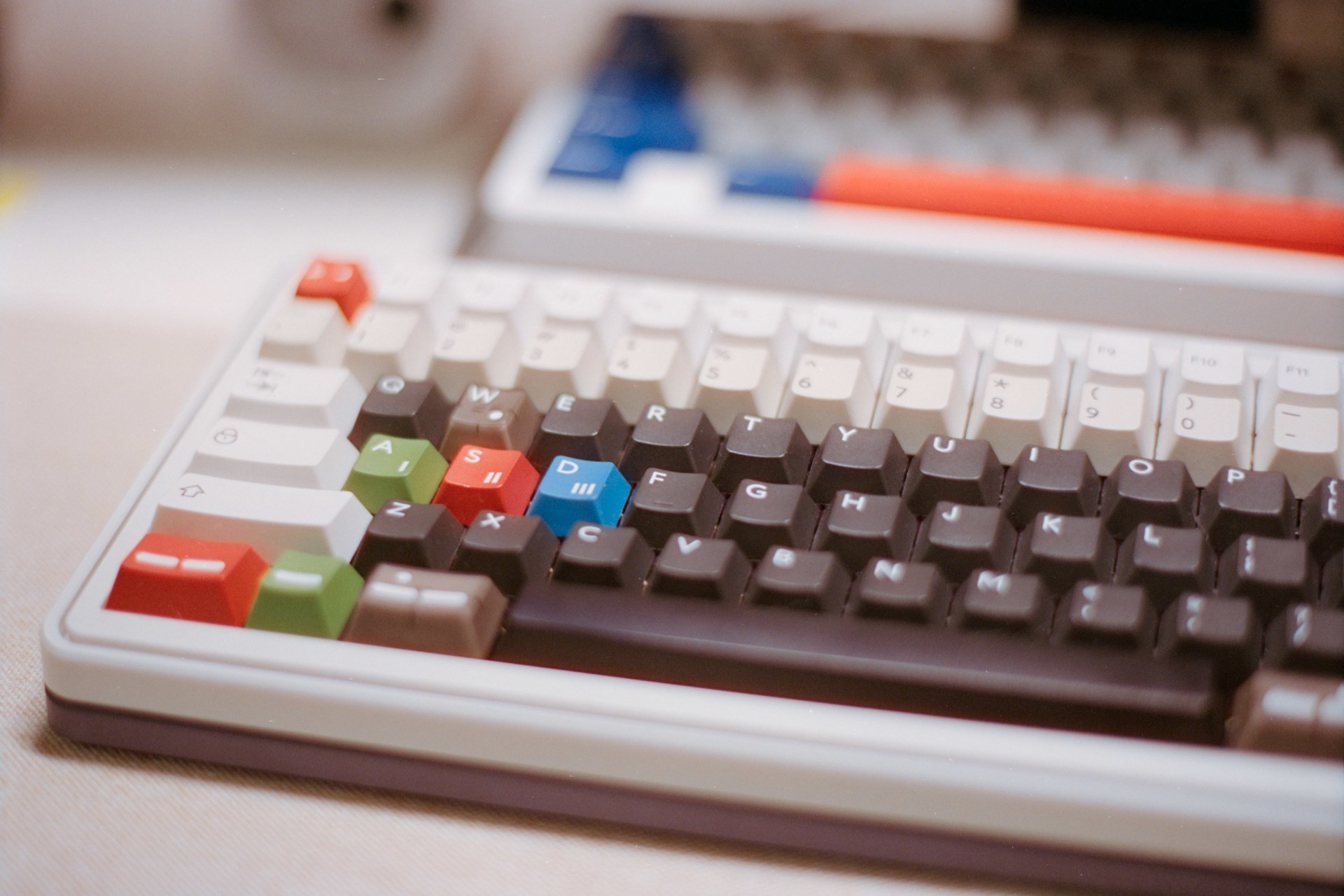 De los Cybercafés a Slack: El legado del IRC